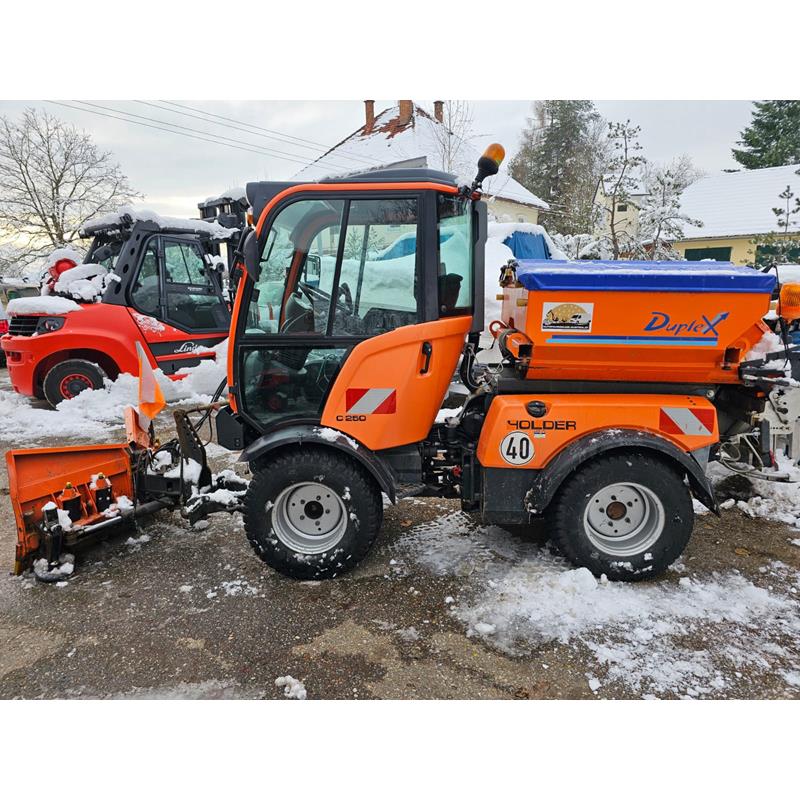Kommunalmaschine Holder C250 mit umfangreicher Ausstattung für Sommer und Winterdienste (Nettopreis: € 29.990,-)