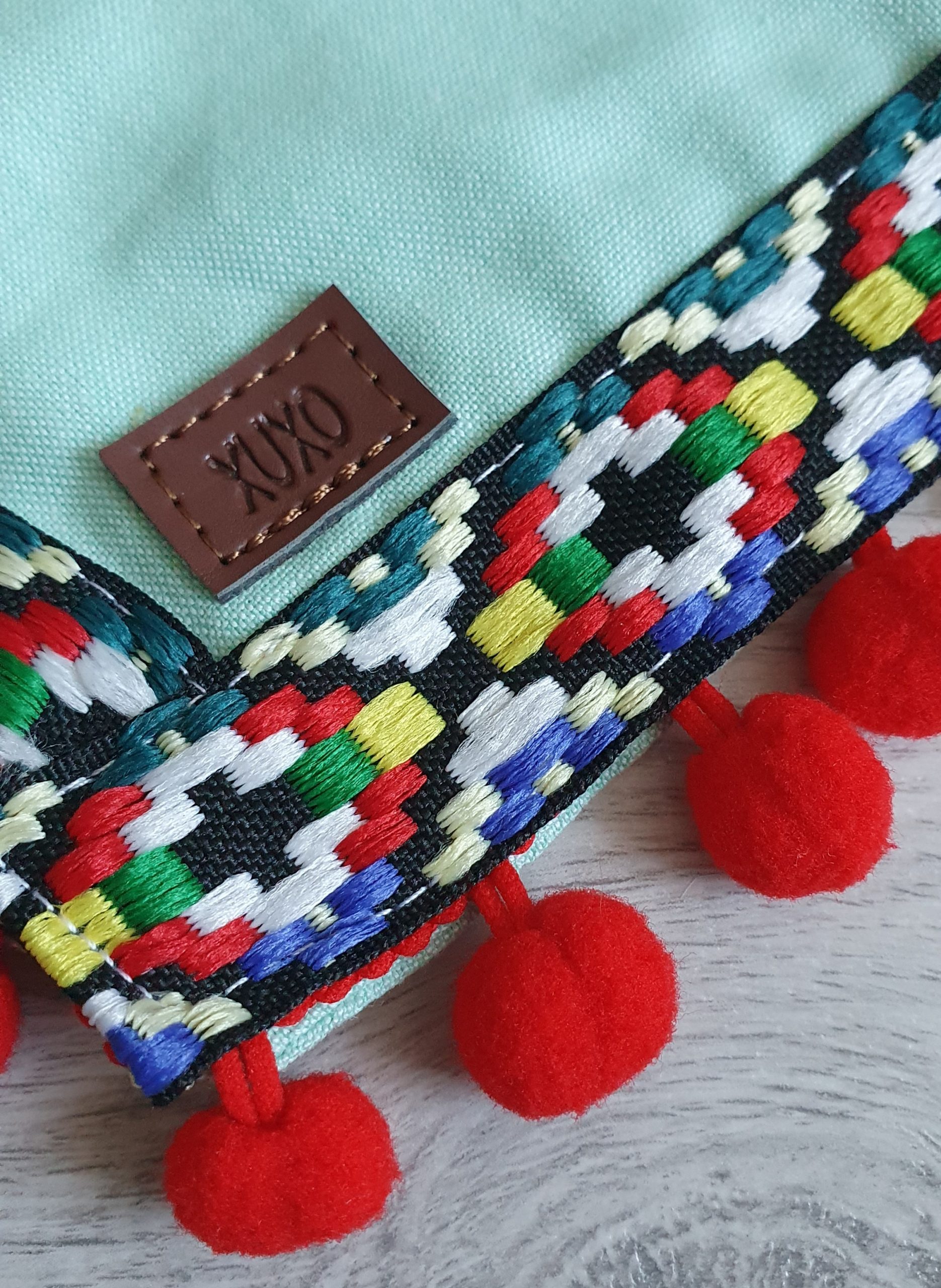 Handgefertigtes Boho-Hunde-Bandana, aus Mexiko, türkis Bommeln (mit Druckknöpfen), L – Bild 3