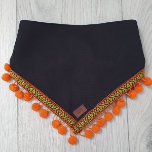 Handgefertigtes Boho-Hunde-Bandana, aus Mexiko, schwarz/orange, orange Bommeln (mit Druckknöpfen), M
