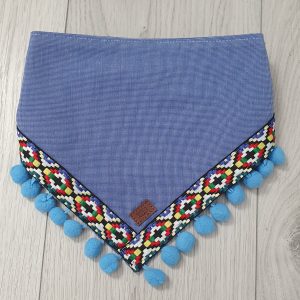 Handgefertigtes Boho-Hunde-Bandana, aus Mexiko, jeansblau/bunt, blaue Bommeln (mit Druckknöpfen), XS
