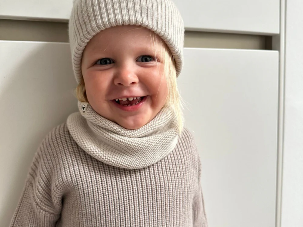 LILLE TONI – Loop „LEO“, sand, Merinowolle – Bild 3