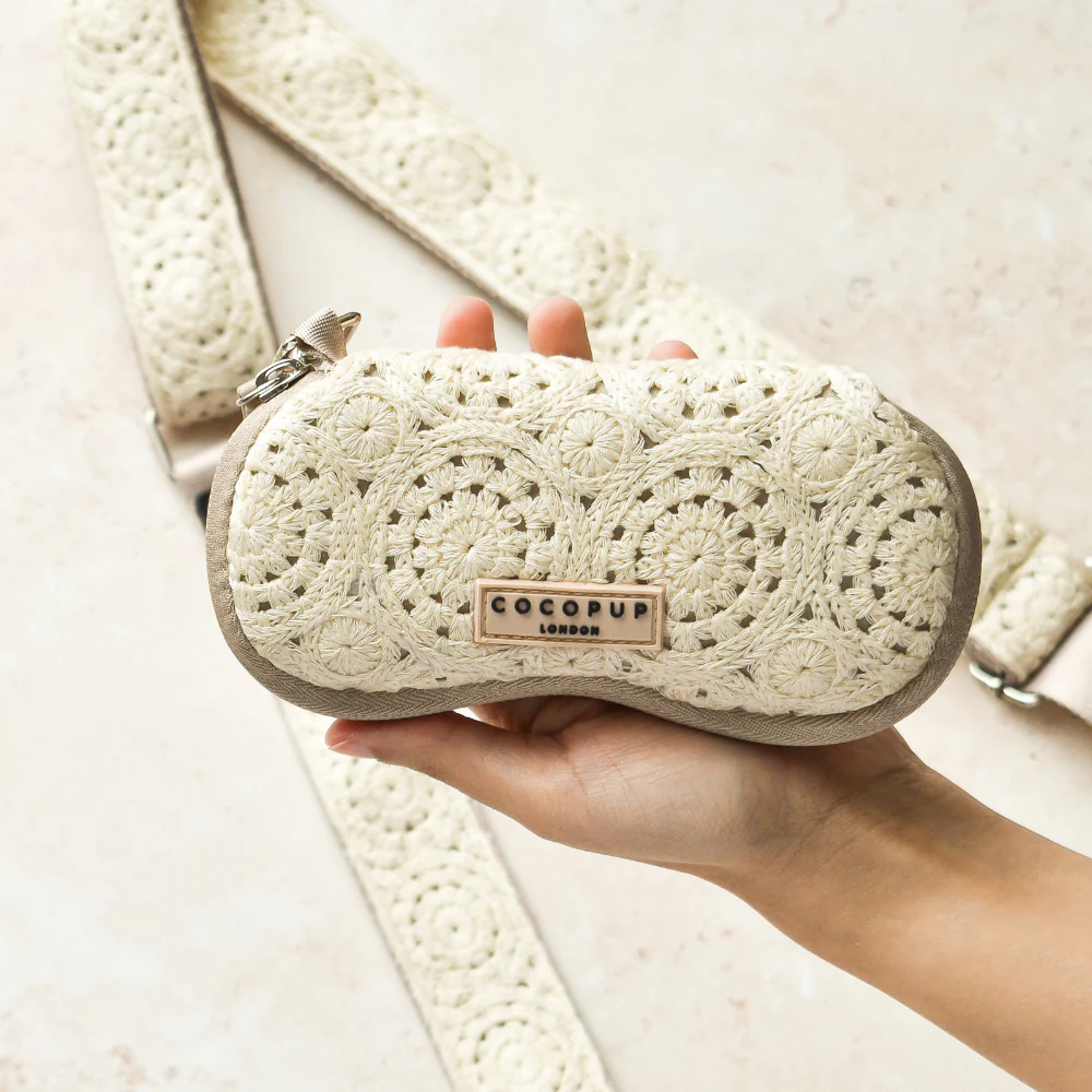 Sonnenbrillenetui, Festival-Boho gehäkelter Stoff (mit kleinem Karabiner) – Bild 3