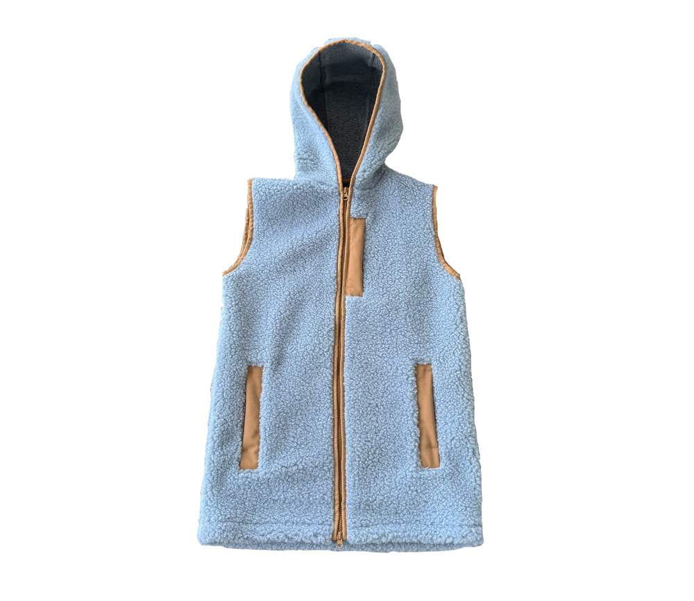 Alwero – Weste „APRES“ Adult mit Kapuze, ICE BLUE, Biowolle Ultra Light