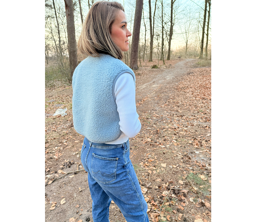 Alwero – Weste „CAMINO“ Adult, ICY BLUE, Biowolle Ultra Light – Bild 4