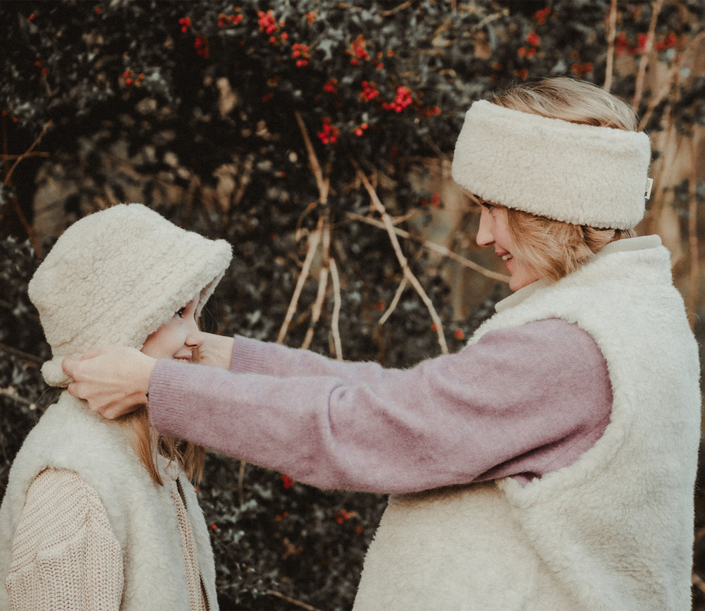 Alwero – Stirnband / Halswärmer VOVO, Sandy Brown, Biowolle, ultra light – Bild 8