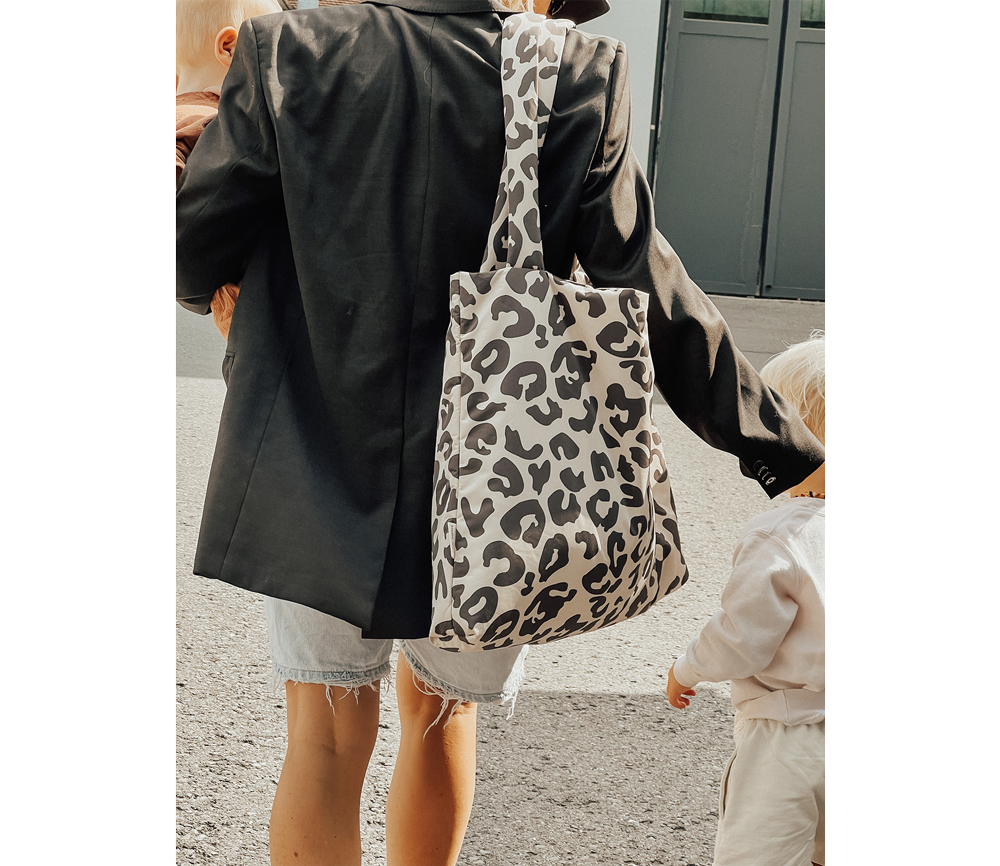 Studio Noos – Mom Bag „Puffy Holy Cow“ – Bild 4