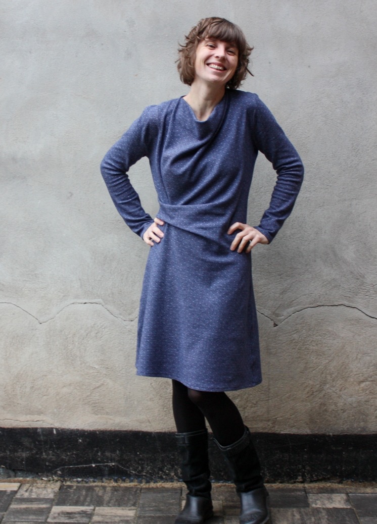 PAPIERSCHNITTMUSTER, Kleid mit Wasserfallkragen “Jessica”, Gr. 158 – Damengr. 46 – Bild 9