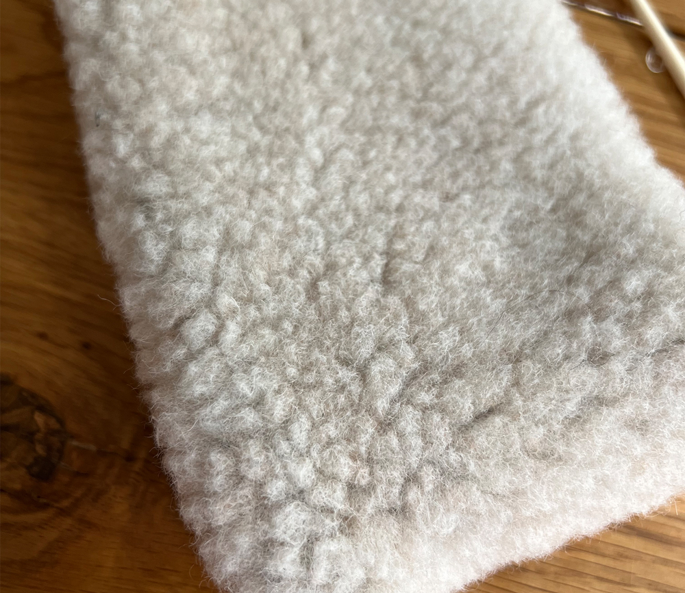 Alwero – Stirnband / Halswärmer VOVO, Sandy Brown, Biowolle, ultra light – Bild 5