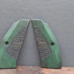 Brünner CZ Shadow 2, Ausführung 15, teilpunziert, grünlich, Nussbaum