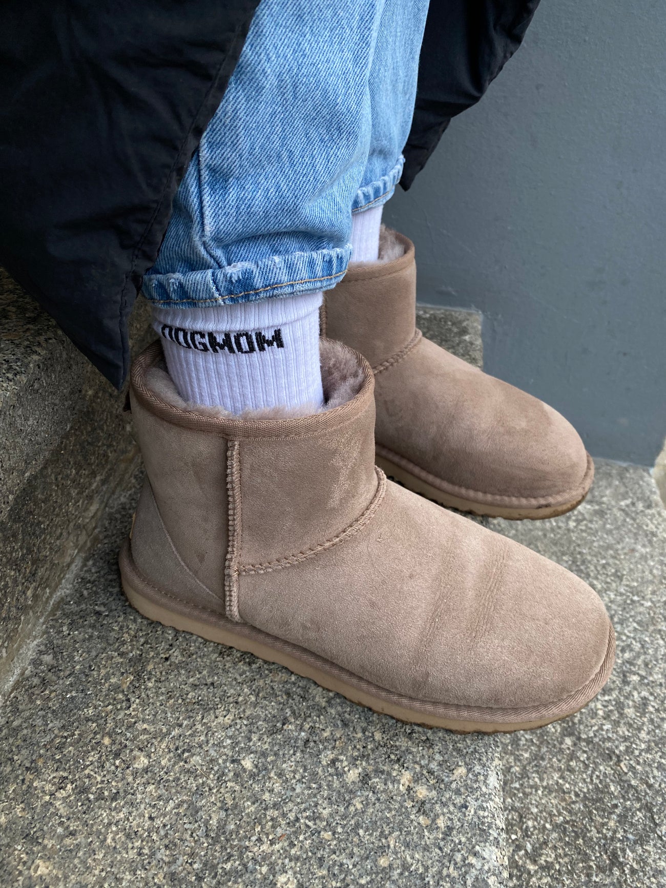 Lieblingspfote „DOGMOM“ Socken, weiß (85% Baumwolle) 35-38, 39-42 – Bild 3